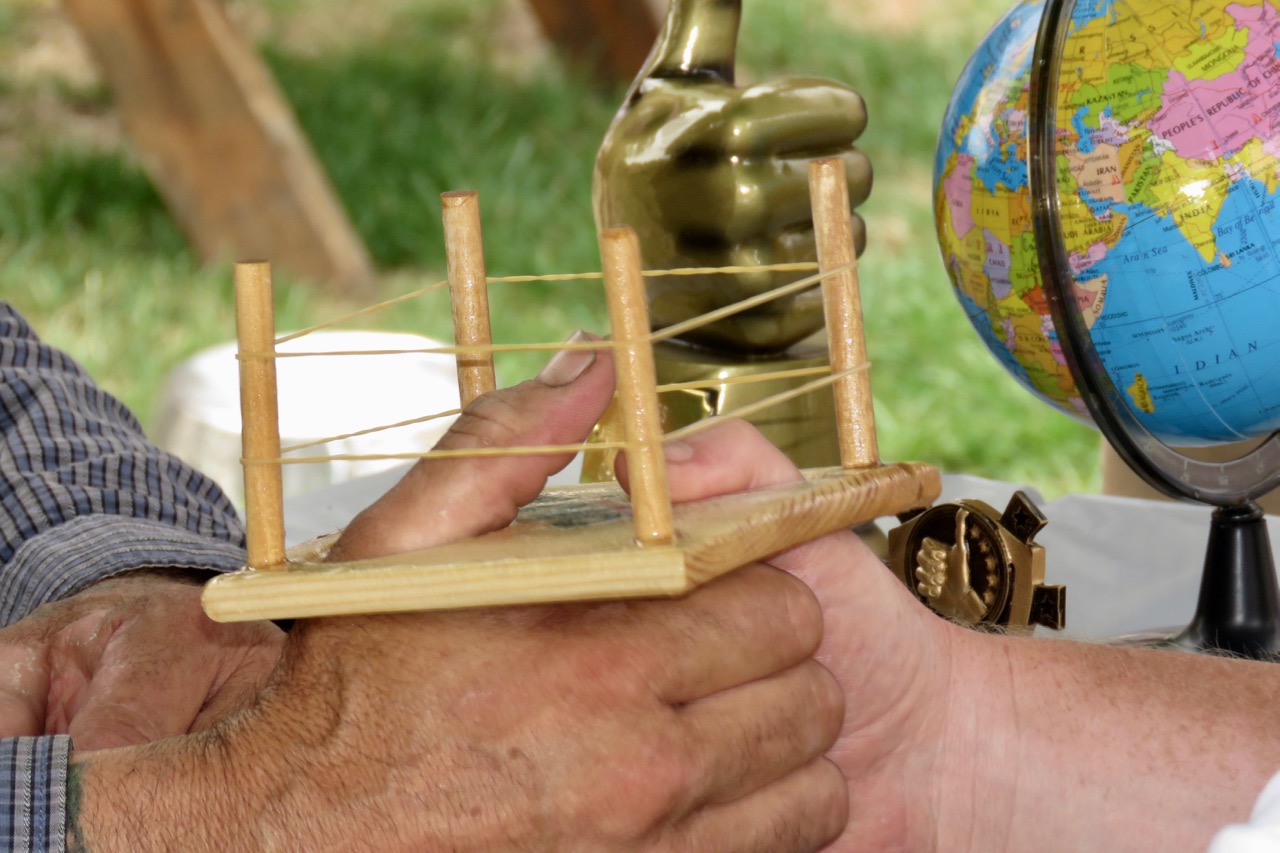 🤔 What Is Thumb Wrestling? The Sport, The Strategy, The Saga